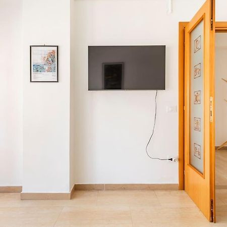 Casa Etruschi - Appartamento Con Posto Auto Ліворно Екстер'єр фото
