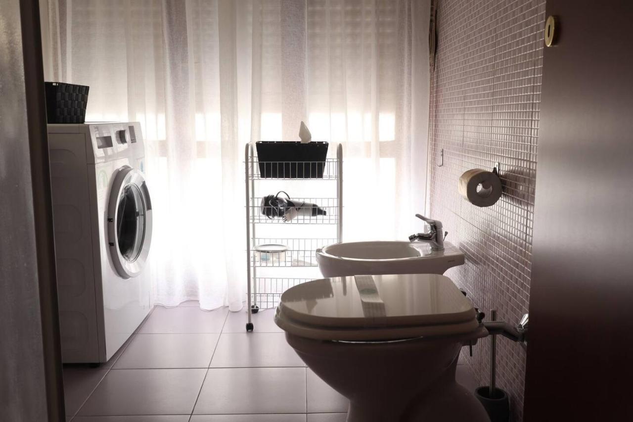 Casa Etruschi - Appartamento Con Posto Auto Ліворно Екстер'єр фото