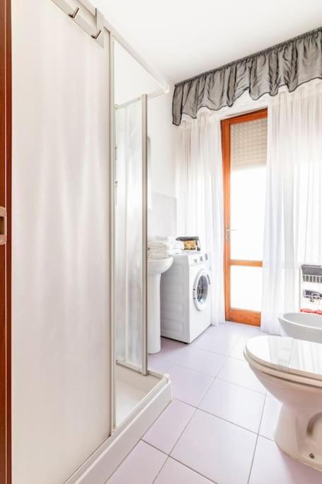Casa Etruschi - Appartamento Con Posto Auto Ліворно Екстер'єр фото