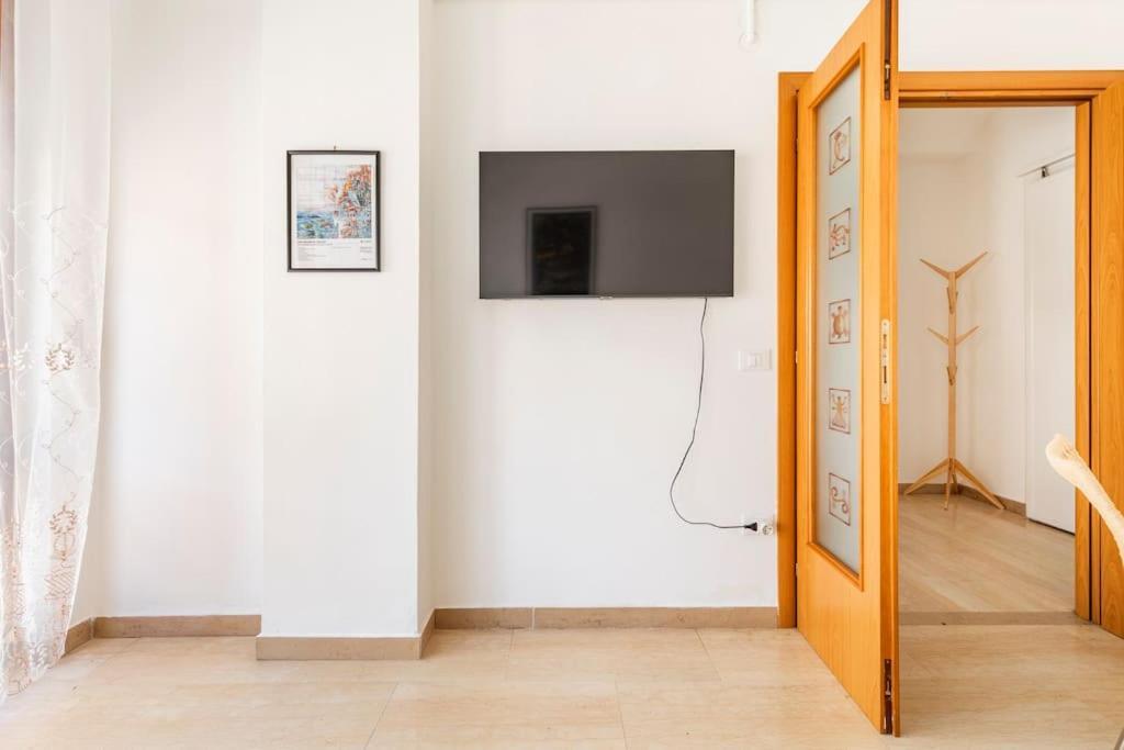 Casa Etruschi - Appartamento Con Posto Auto Ліворно Екстер'єр фото