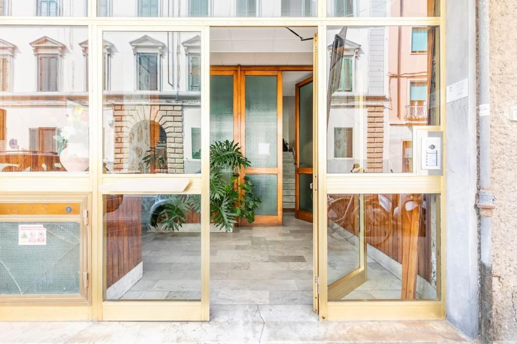 Casa Etruschi - Appartamento Con Posto Auto Ліворно Екстер'єр фото
